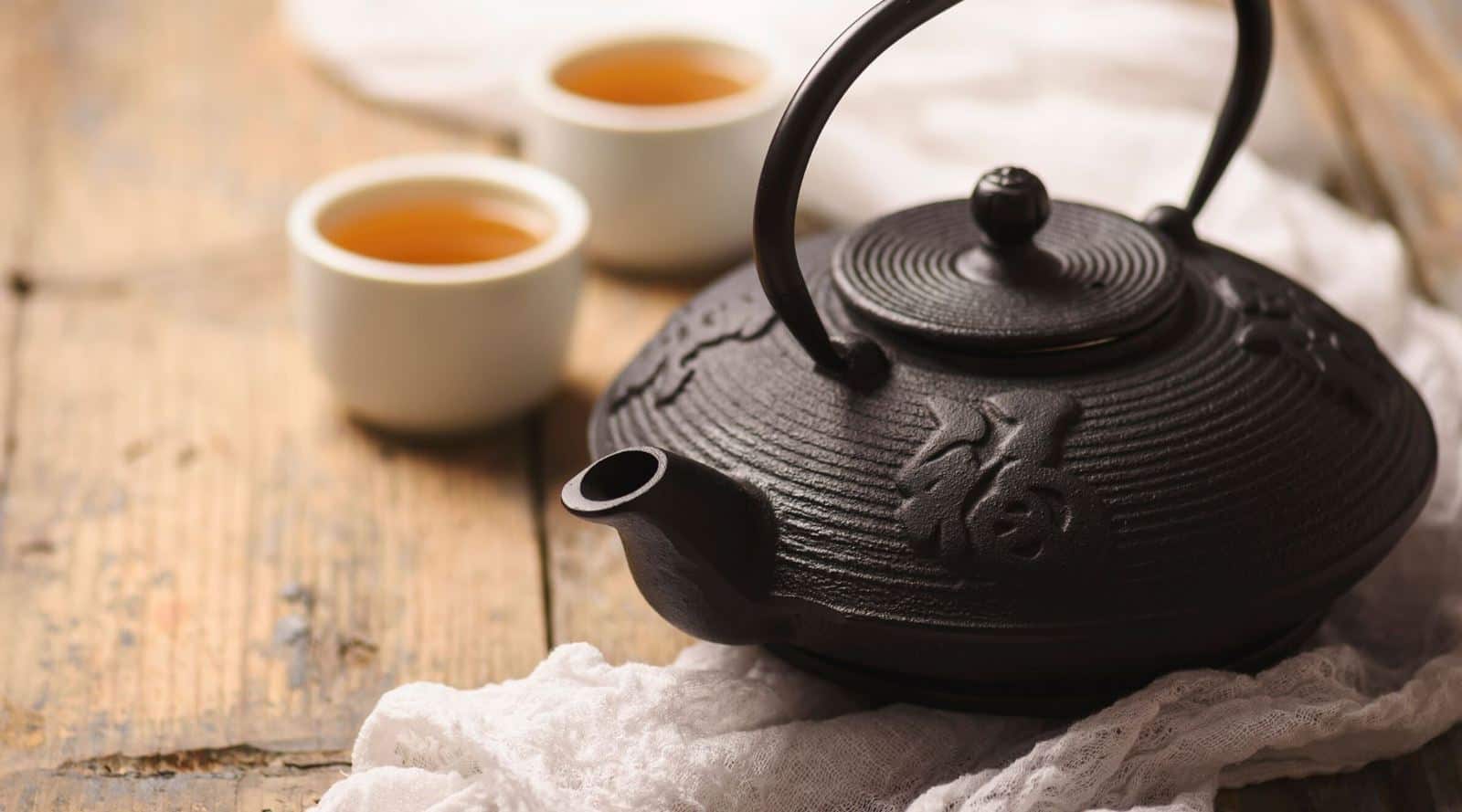 can you use cast iron teapot on stove?