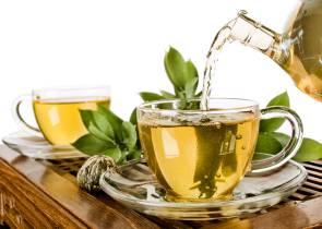 White Tea vs Green Tea